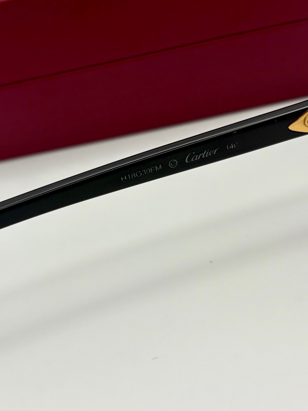 Cartier Men’s Rimless Gradient Red Sunglasses with Gold Accents - Picture 6 of 7